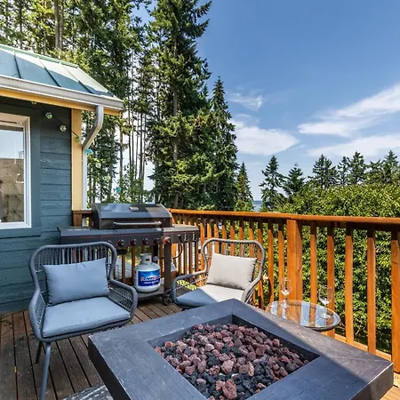 Seaside Getaway By Avantstay Deck W Views
